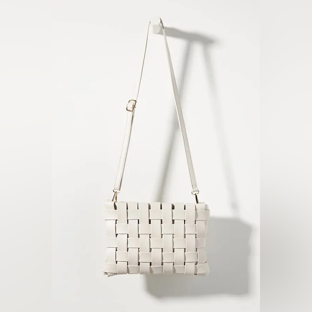 Elegant White Woven Shoulder Bag
